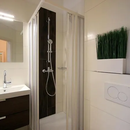 Felicitas By Rujana 아파트 빈츠