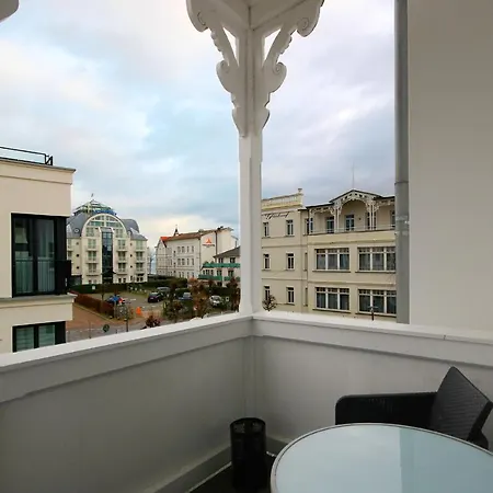 Felicitas By Rujana 아파트