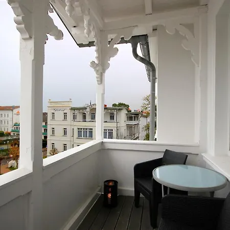 Felicitas By Rujana 빈츠